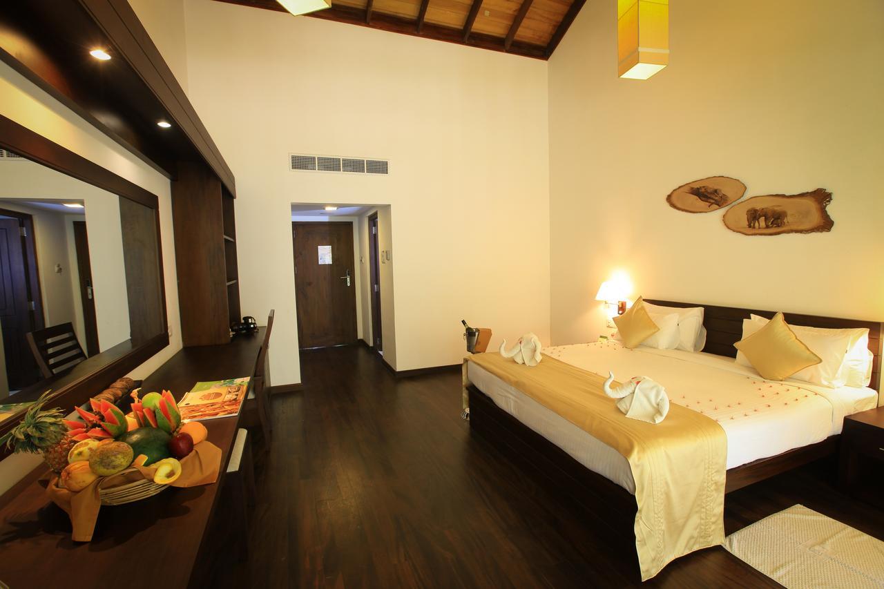 Grand Udawalawe Safari Resort Exterior photo
