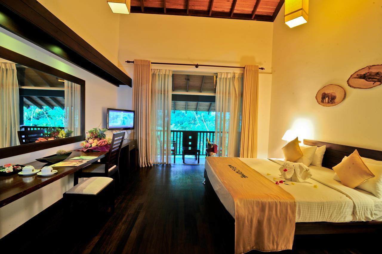 Grand Udawalawe Safari Resort Exterior photo