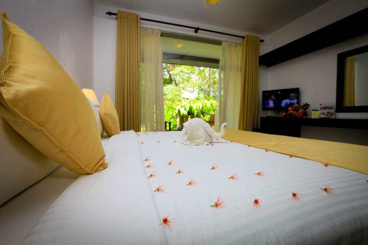 Grand Udawalawe Safari Resort Exterior photo