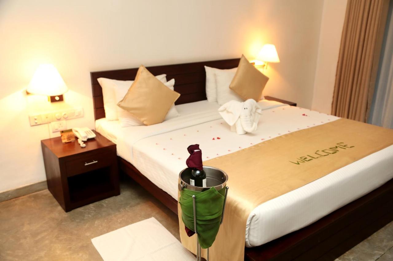 Grand Udawalawe Safari Resort Exterior photo
